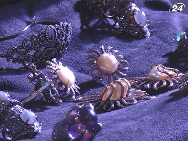 В Киеве прошел показ украшений дизайнера Татьяны Митус В Киеве прошел показ украшений дизайнера Татьяны Митус