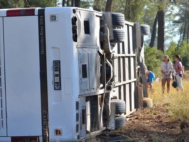 У Туреччині перекинувся автобус із російськими туристами (Фото)