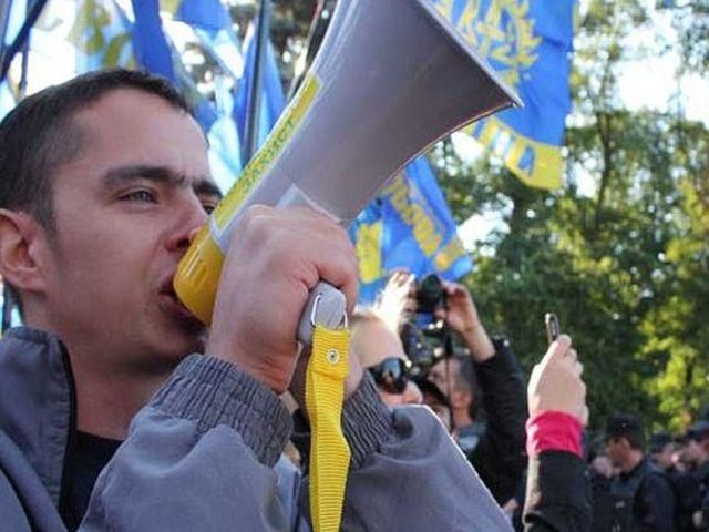 Свободівець назвав святкування Дня Миколаєва "п'яним антиукраїнським шабашем" Свободівець назвав святкування Дня Миколаєва "п'яним антиукраїнським шабашем"