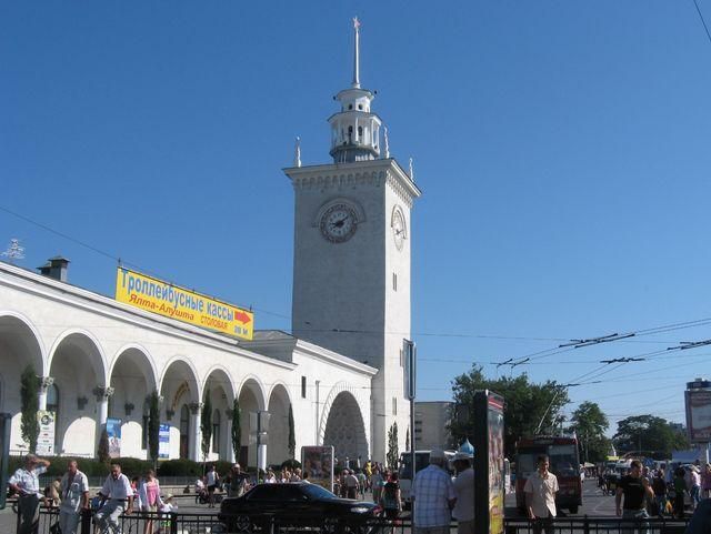 Неадекватний п'яний СБУшник підстрелив у Криму іноземця Неадекватний п'яний СБУшник підстрелив у Криму іноземця