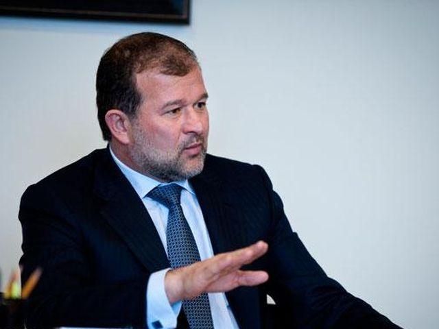 Балога пропонує нардепам усиновити по 213 дітей або натиснути на кнопку Балога пропонує нардепам усиновити по 213 дітей або натиснути на кнопку