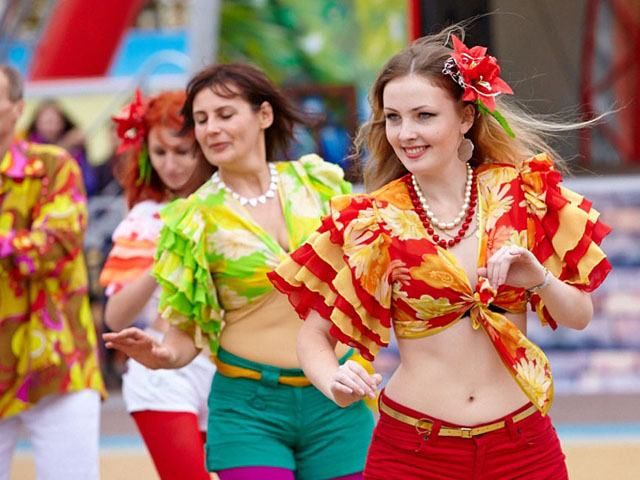 Харків’яни просто посеред міста танцювали сальсу Харків’яни просто посеред міста танцювали сальсу