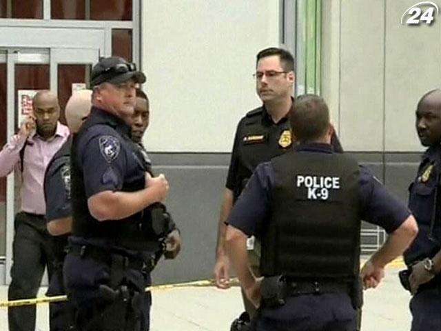 Внаслідок стрілянини у США загинуло 12 людей Внаслідок стрілянини у США загинуло 12 людей