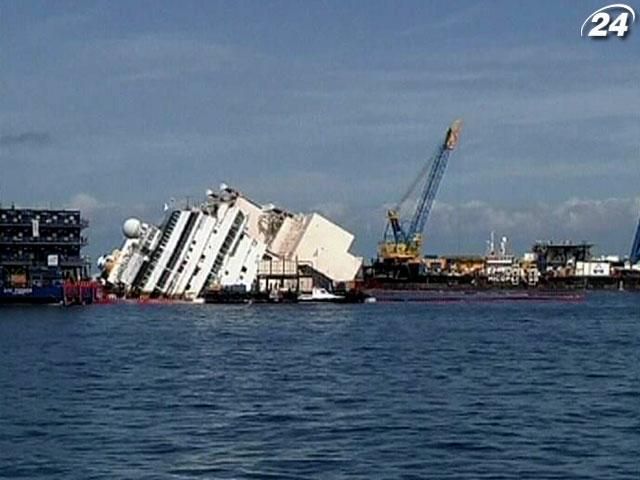 Лайнер Costa Concordia сняли с рифов Лайнер Costa Concordia сняли с рифов