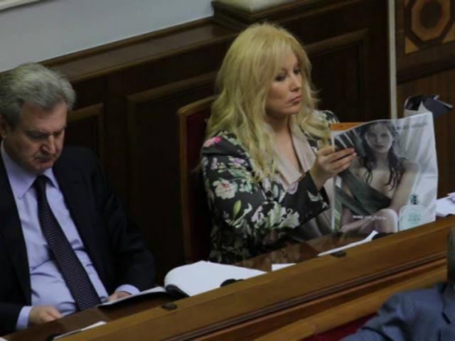 Рада працює, а регіоналка Повалій досі відпочиває Рада працює, а регіоналка Повалій досі відпочиває