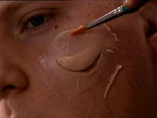 Криваві тіла, понівечені обличчя та глибокі рани – робота для кримінального гримера Криваві тіла, понівечені обличчя та глибокі рани – робота для кримінального гримера