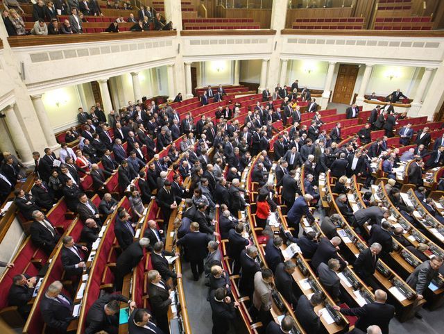 Нардепи дозволили використовувати водійські права часів СРСР Нардепи дозволили використовувати водійські права часів СРСР