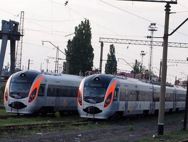 Тільки міліція хоче від мене 4 тисячі гривень хабара, – начальник потяга Тільки міліція хоче від мене 4 тисячі гривень хабара, – начальник потяга