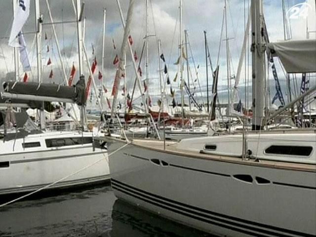 Британський Саутгемптон приймає одне з найбільших у світі яхт-шоу Британський Саутгемптон приймає одне з найбільших у світі яхт-шоу