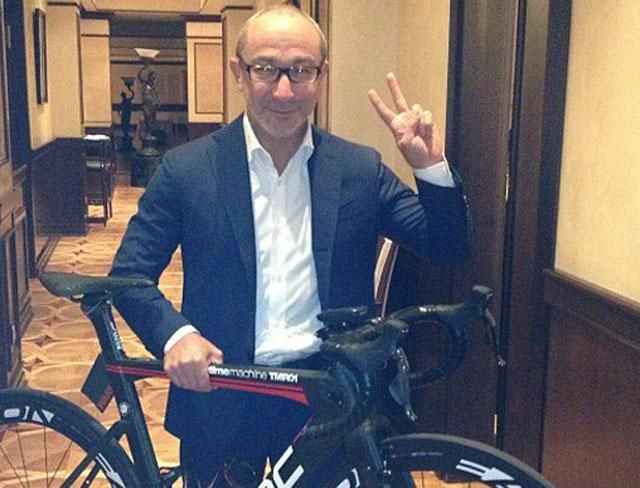 Кернес похвалився велосипедом за тисячі доларів (Фото)