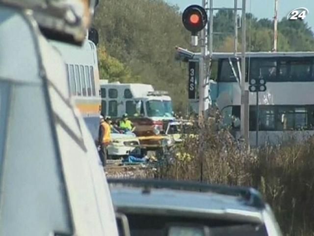 У Канаді потяг зіткнувся з двоповерховим автобусом, є жертви