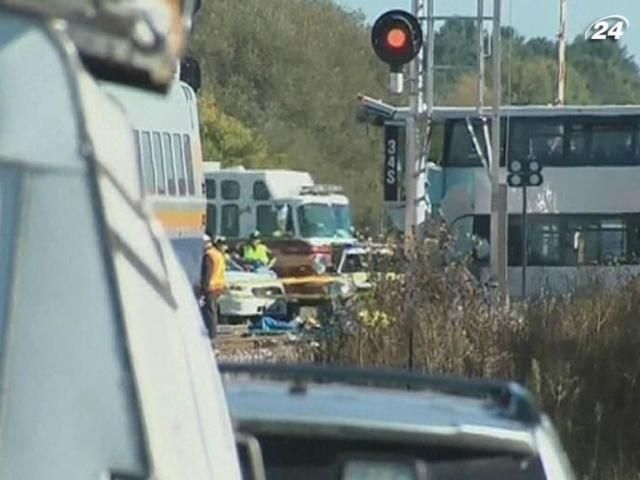 В Канаде поезд столкнулся с двухэтажным автобусом, есть жертвы