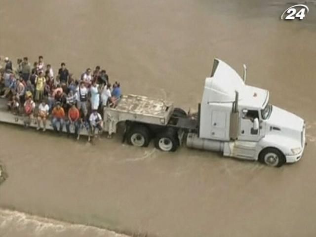 Из-за непогоды в Мексике погибли 80 человек Из-за непогоды в Мексике погибли 80 человек