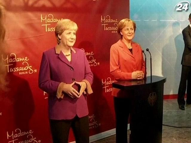 У Берліні презентували оновлену воскову фігуру Меркель У Берліні презентували оновлену воскову фігуру Меркель