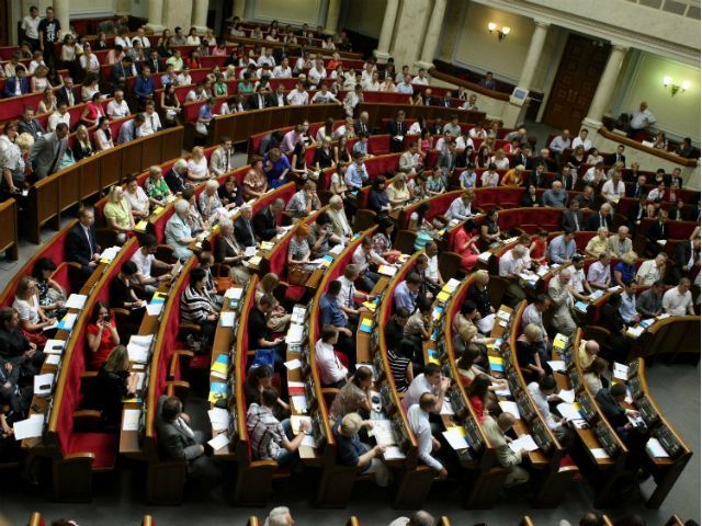 Нардепи відправили на доопрацювання законопроект про суспільне теле- і радіомовлення Нардепи відправили на доопрацювання законопроект про суспільне теле- і радіомовлення