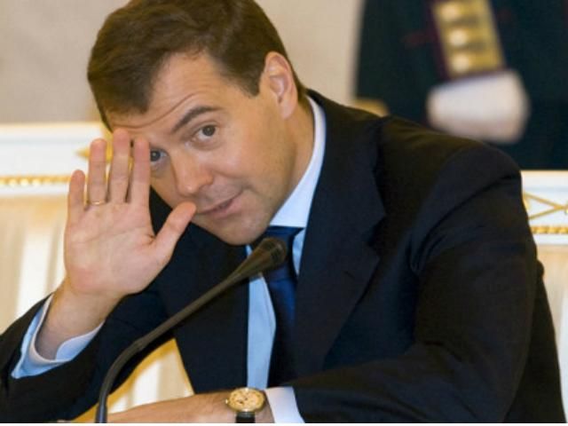 Украинская власть пудрит мозги собственному народу, - Медведев