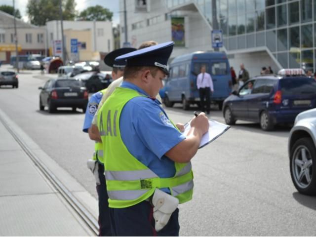 У столиці зіштовхнулися вантажівка, трамвай і 2 легковики 