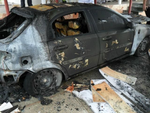  В Севастополе сожгли авто журналиста (Фото)