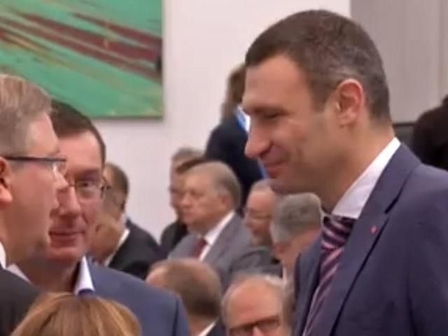 Кличко спитався Януковича, чи він готовий подати у відставку