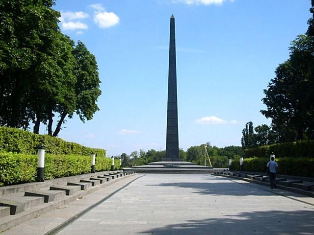 В Киеве появились бюсты героям Второй мировой Ковпаку и Федорову В Киеве появились бюсты героям Второй мировой Ковпаку и Федорову