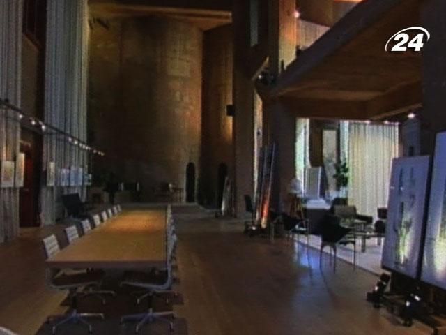 Образец постмодернистской архитектуры - жилье в цементном заводе Образец постмодернистской архитектуры - жилье в цементном заводе