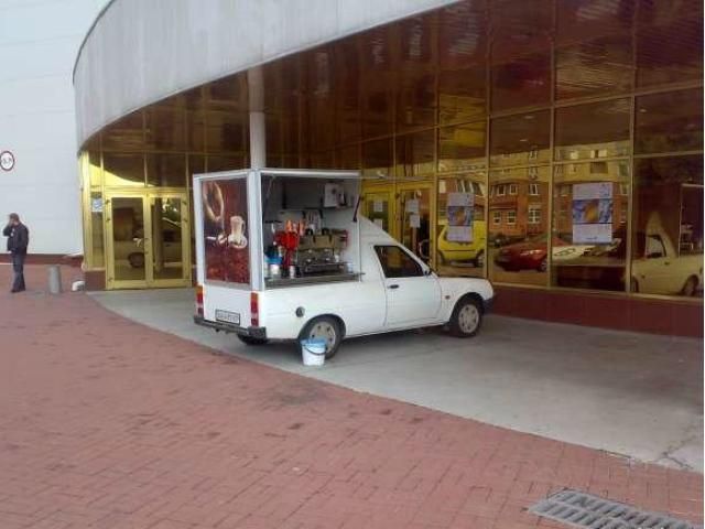 В столице "кафе на колесах" переехало милиционеру ногу В столице "кафе на колесах" переехало милиционеру ногу