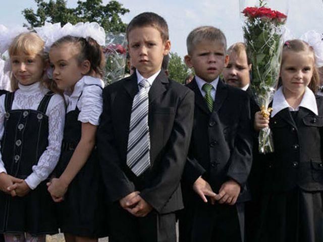 У Табачника почали збирати інформацію про школярів і батьків У Табачника почали збирати інформацію про школярів і батьків