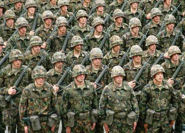 Швейцарці не захотіли скасовувати свою службу в армії Швейцарці не захотіли скасовувати свою службу в армії