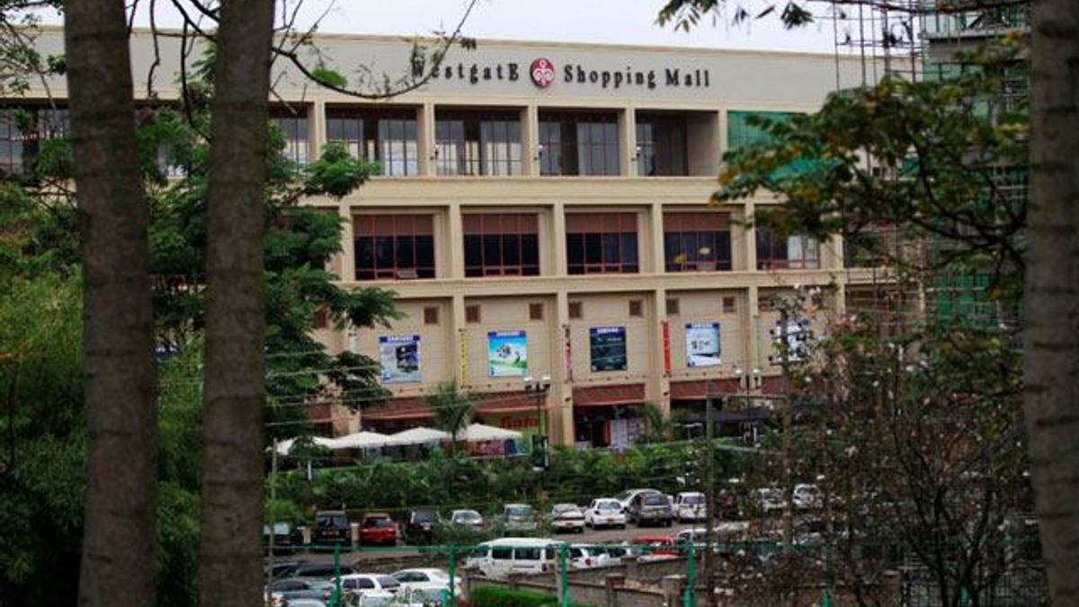 В супермаркете Найроби раздались взрывы. Заложники все еще не освобождены