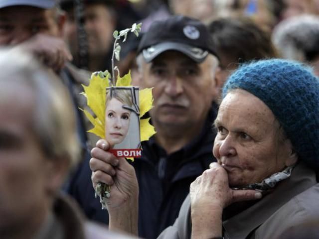 Харьковский суд окружили сторонники и противники Тимошенко