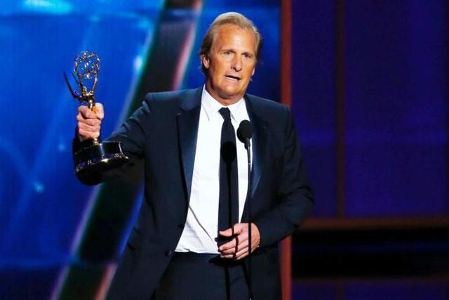 Наградой "Эмми" отметили сериалы "Во все тяжкие", "За канделябрами" и "Карточный дом" Наградой "Эмми" отметили сериалы "Во все тяжкие", "За канделябрами" и "Карточный дом"