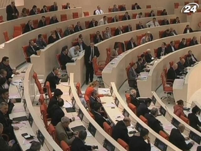 За президентське крісло в Грузії змагатимуться 23 кандидати За президентське крісло в Грузії змагатимуться 23 кандидати