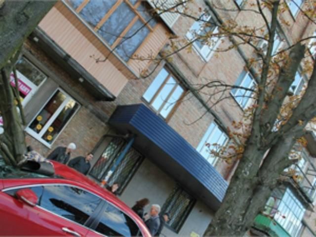 В столице каштан разбил иномарку (Фото) В столице каштан разбил иномарку (Фото)