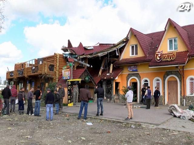 Город Самбор, что на Львовщине, оправляется от последствий смерча Город Самбор, что на Львовщине, оправляется от последствий смерча