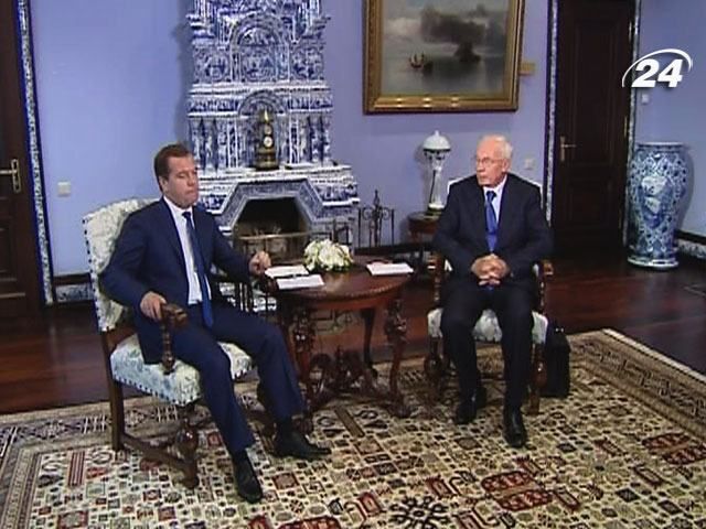 Азаров с Медведевым проведут переговоры в Казахстане