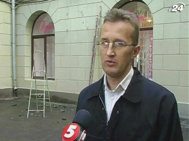 Кримінальні елементи спаяні з владою, - активіст про знесення дошки Шевельову Кримінальні елементи спаяні з владою, - активіст про знесення дошки Шевельову