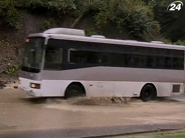 У Сочі внаслідок дощів з берегів вийшли ріки У Сочі внаслідок дощів з берегів вийшли ріки