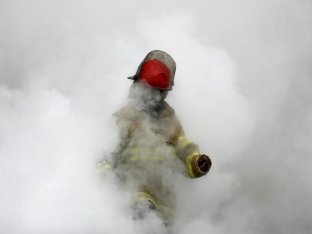 На Донеччині горів магазин: продавці підраховують збитки На Донеччині горів магазин: продавці підраховують збитки