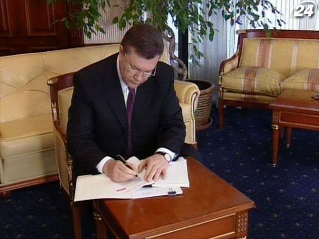 Президент підписав закон про вибори в проблемних округах