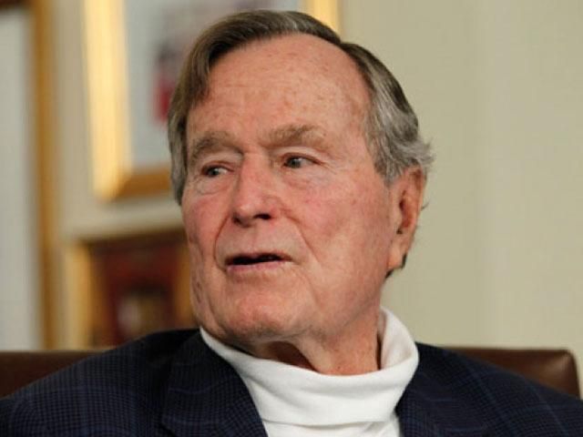 Джордж Буш-старший стал свидетелем на лесбийской свадьбе (Фото) Джордж Буш-старший стал свидетелем на лесбийской свадьбе (Фото)