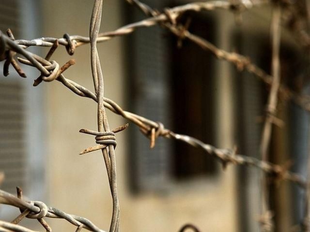 Янукович разрешил части заключенных пользоваться мобильными Янукович разрешил части заключенных пользоваться мобильными