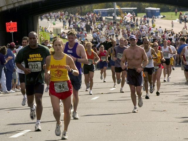 У Канаді жінка переплутала повороти і випадково виграла марафон У Канаді жінка переплутала повороти і випадково виграла марафон