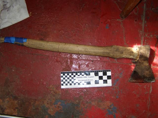 Жінка вбила батька своїх чотирьох дітей Жінка вбила батька своїх чотирьох дітей