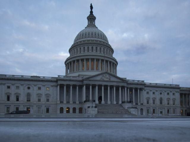 США опинились на межі бюджетного колапсу США опинились на межі бюджетного колапсу