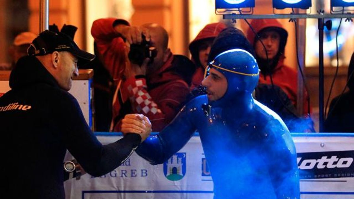 Хорват задержал дыхание на 22,5 минуты Хорват задержал дыхание на 22,5 минуты