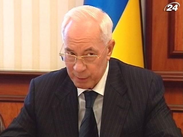 Азаров пообещал европейским компаниям равные условия на рынке труда Азаров пообещал европейским компаниям равные условия на рынке труда