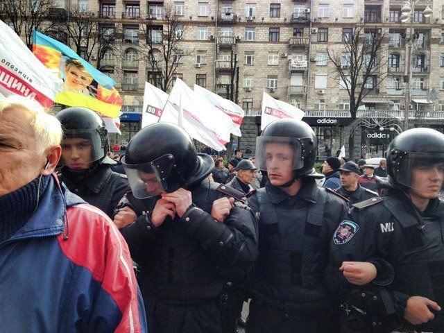 Из-за столкновений возле Киевсовета открыты три производства