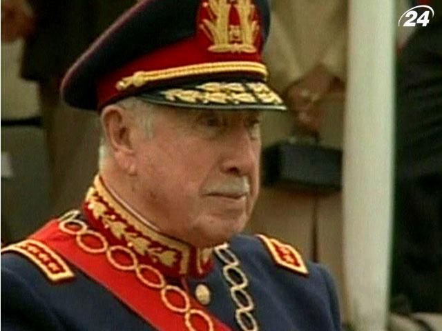 Диктатори. Августо Піночет Диктатори. Августо Піночет