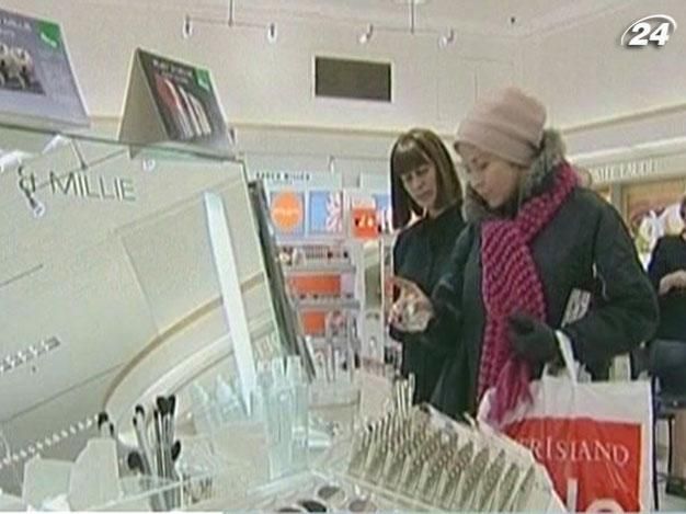 В Японии 14 тысяч женщин пострадали от некачественной косметики В Японии 14 тысяч женщин пострадали от некачественной косметики