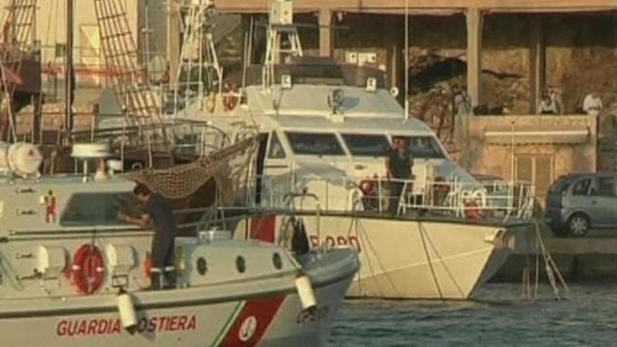 В Італії - день жалоби за жертвами корабельної аварії В Італії - день жалоби за жертвами корабельної аварії